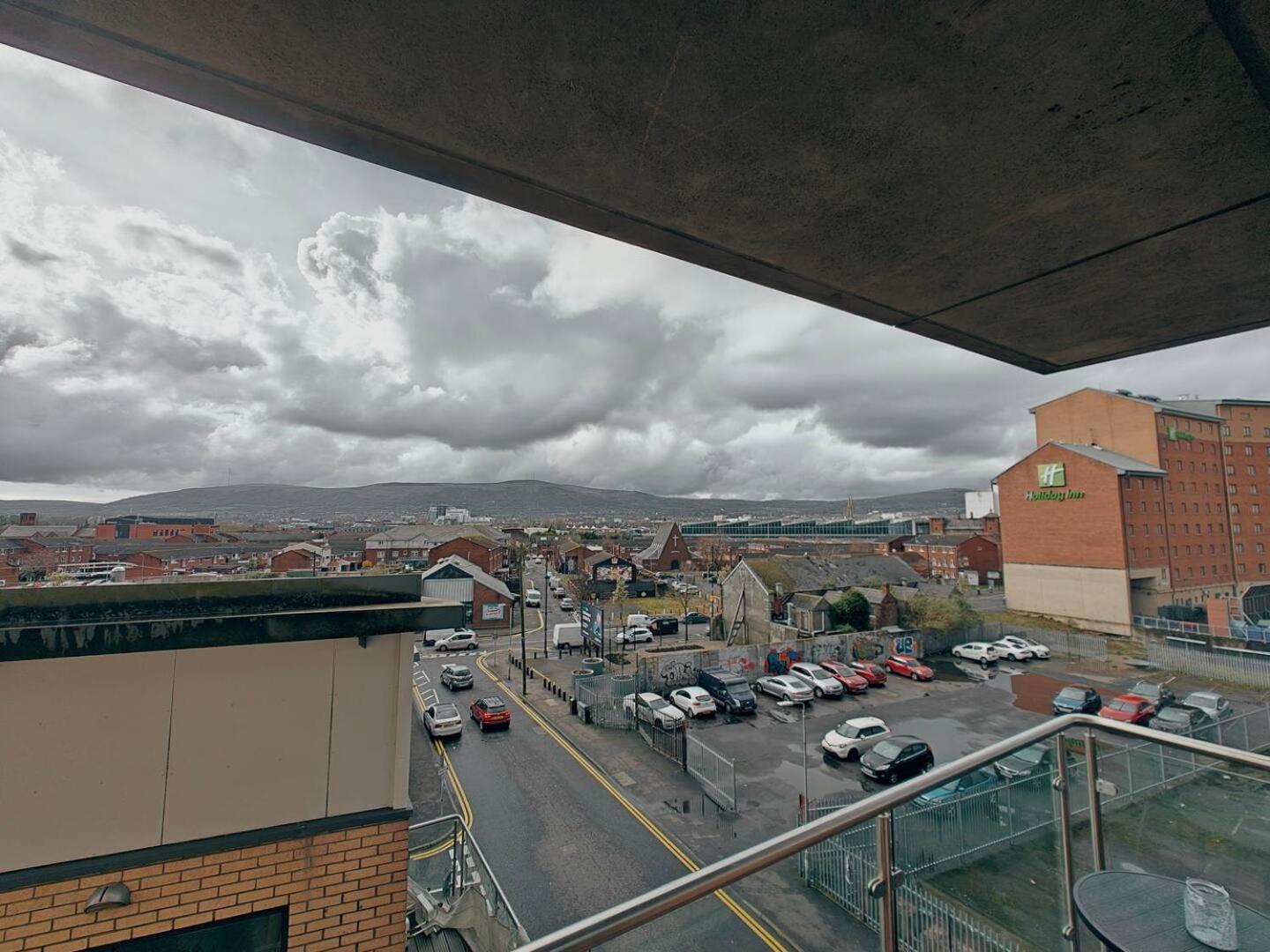2Br Mountain View City Centre بلفاست المظهر الخارجي الصورة